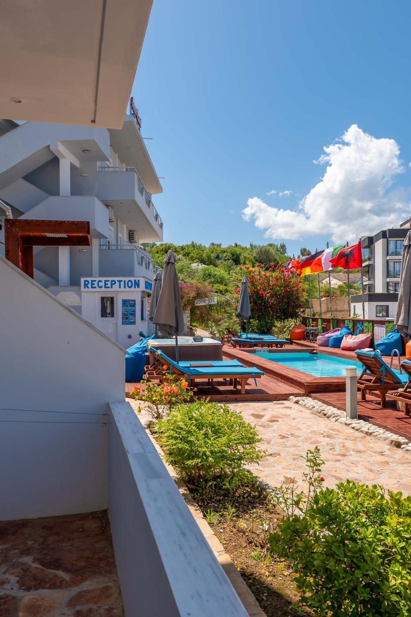 Hotel Two Mermaids Ксамил Екстериор снимка